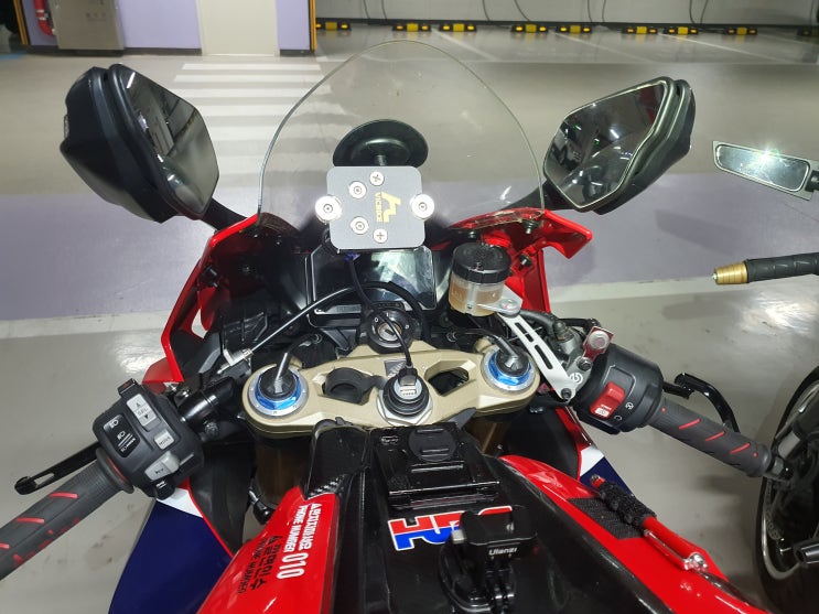  CBR1000RR SP 2017 - 배달용 자석거치대 장착 002