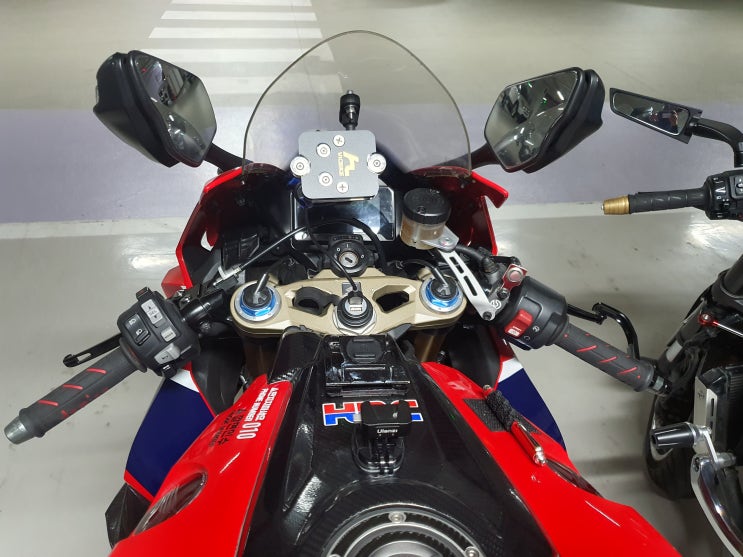  CBR1000RR SP 2017 - 배달용 자석거치대 장착 003