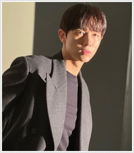 임슬옹 키 나이 2AM 학력 군대 아이유 무단횡단 보행자