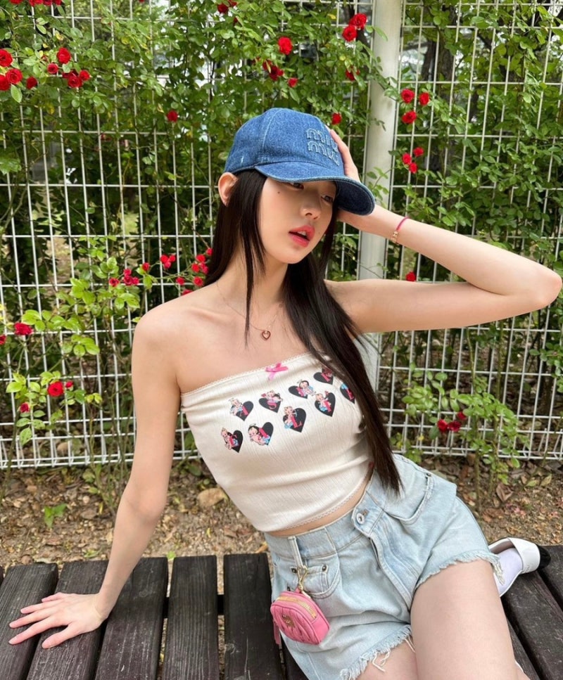 미우미우 앰버서더 아이브 장원영 일상 사복패션 모음 탐구해봐요 feat.인스타그램 : 네이버 블로그