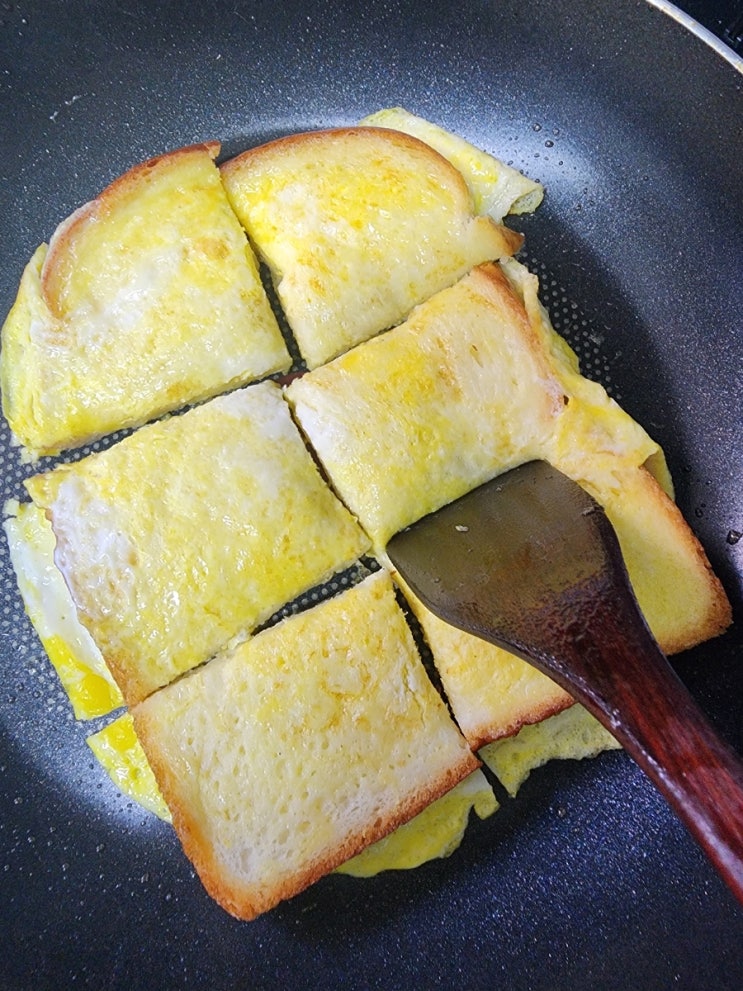식빵 계란물 토스트 설탕 솔솔 뿌려 후다닥 만들기