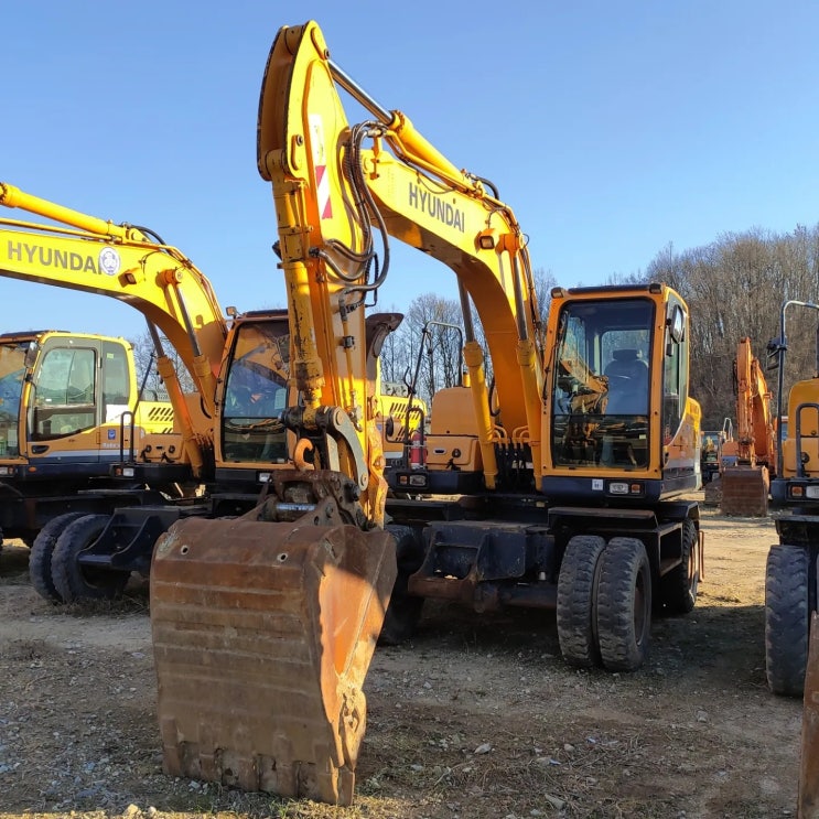 현대 R140W 2014년식 5100만원 판매합니다. 현대 R140W 2014년식 5100만원 판매합니다.