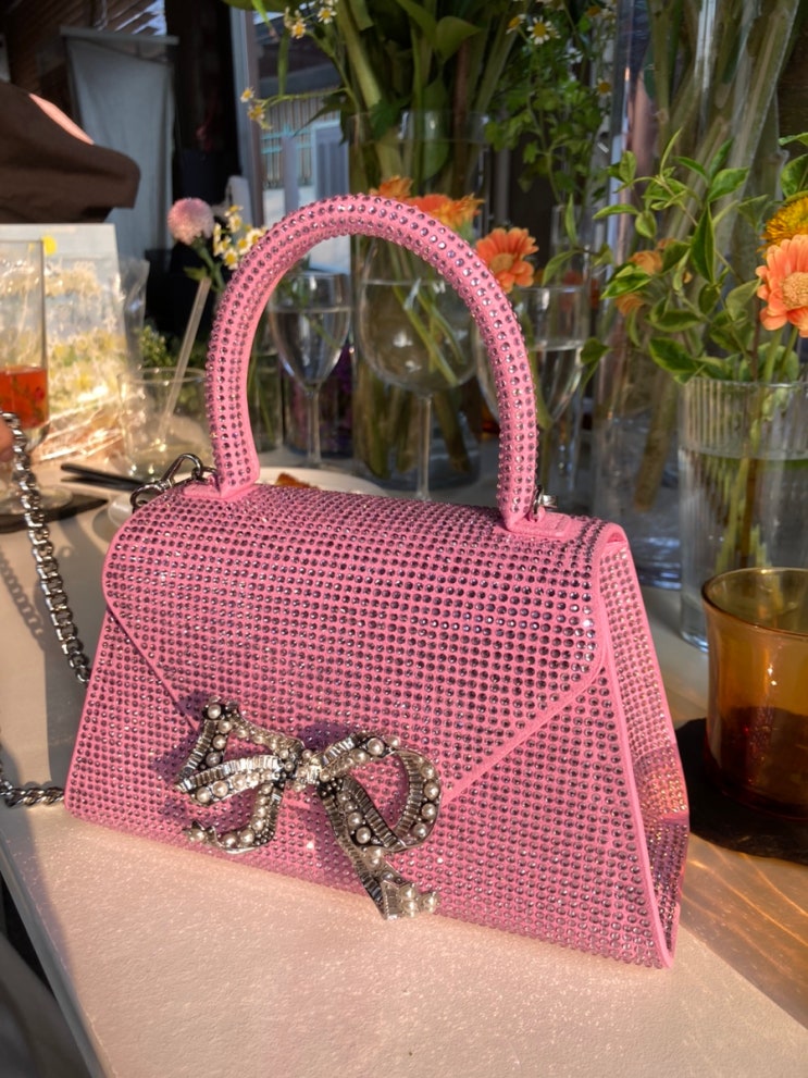 제니 포르쉐 가방 _ 셀프 포트레이트 가방과 컬렉션 의류 소개 cc️