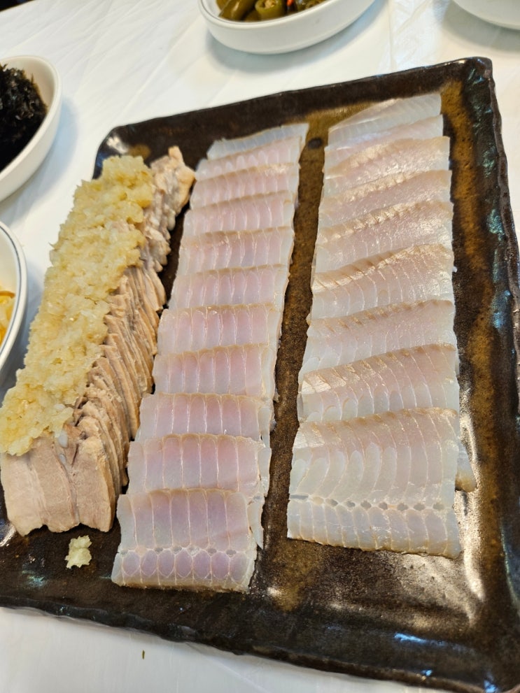  울산태화동맛집《목포식당 》태화강맛집 홍어삼합 추천