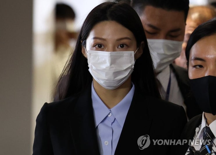 '입시비리' 조국 딸 <b>조민</b>, <b>검찰</b> 기소 후 반응은