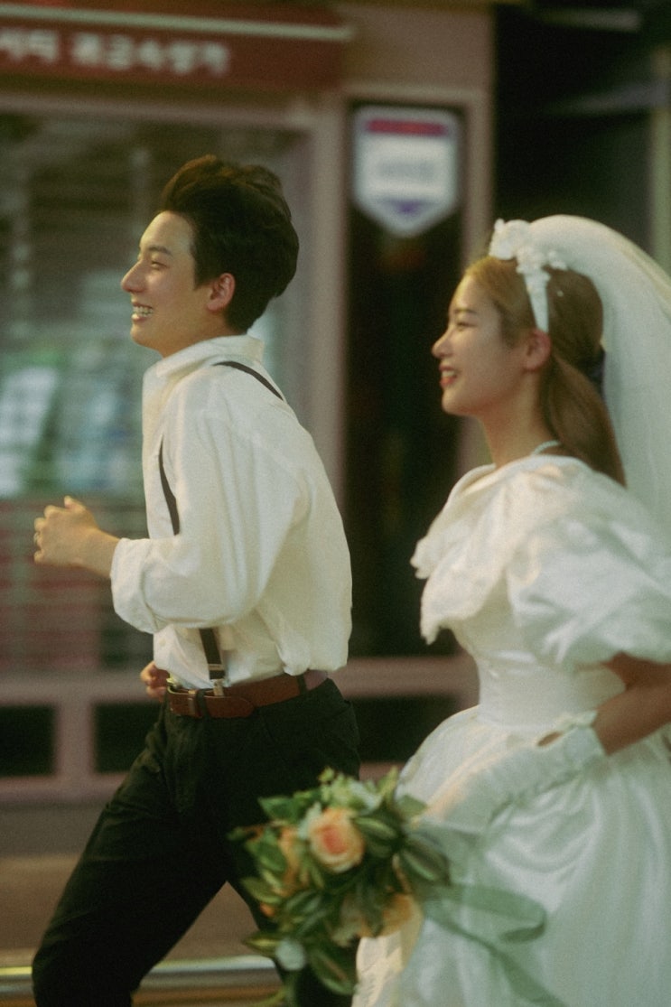  부산 웨딩스냅 산소필름 레트로 웨딩 사진, 특별한 야외 웨딩스냅 후기
