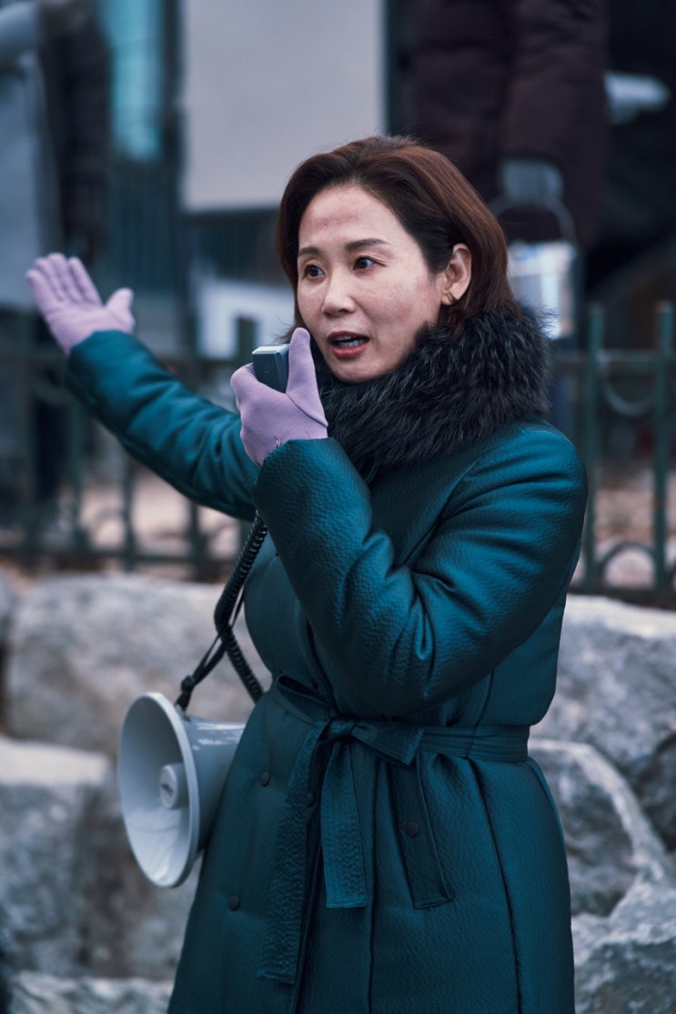 영화 '콘크리트 유토피아', 적막함 속에서 빛나는 인간의 본성. 스포 없는 영화 후기