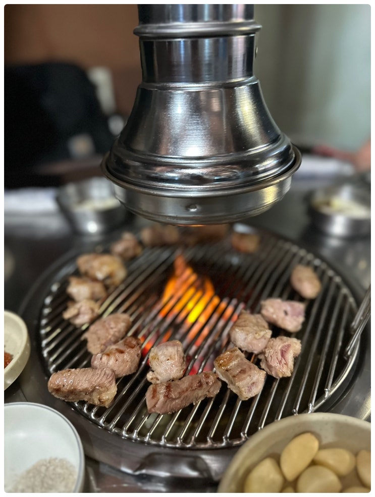  주머니가 가벼워도 돈 걱정하지 않고 즐길 수 있는 신대방삼거리역 원조소금구이/돼지껍데기 매장 방문 식사 리뷰 후기