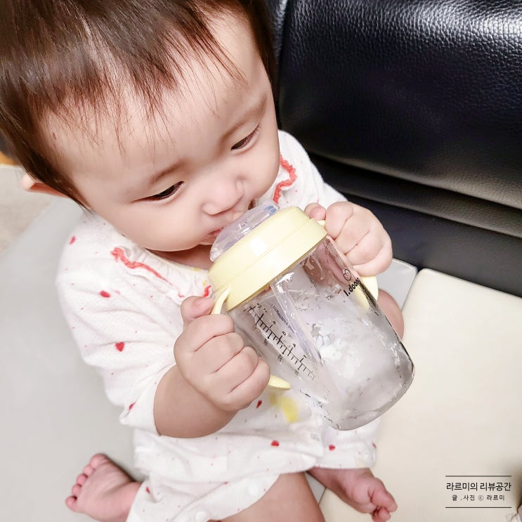  8개월 빨대컵 트라이탄 아이둥젖병 스맘비젖병으로 한 번에 연습 중!