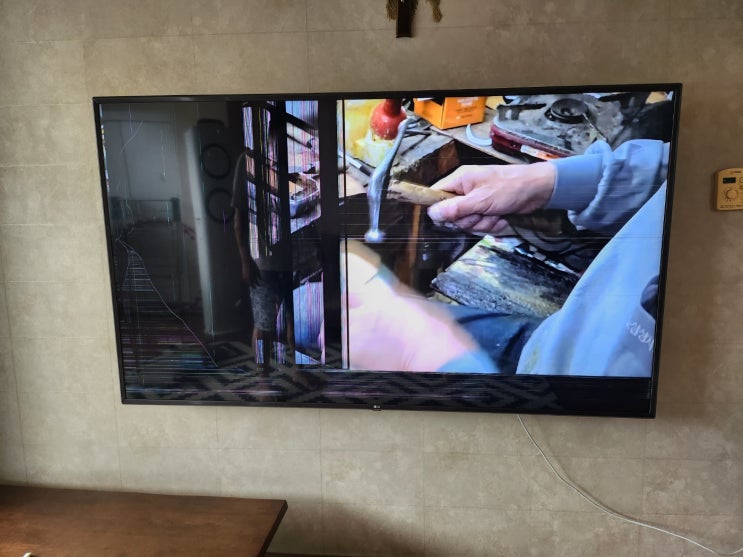  엘지 75인치 액정 깨짐 티비 패널 교체 TV 화면 깨짐 사설 출장 전문 업체로 연락 주세요