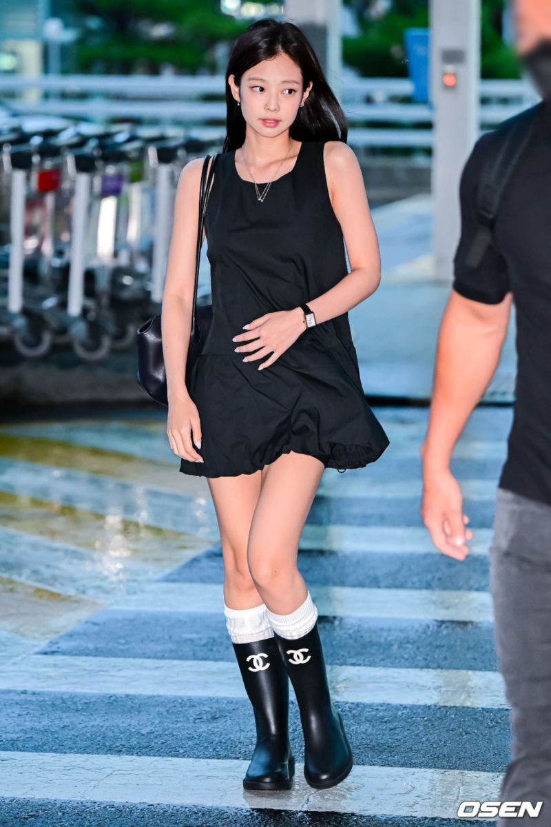 10만원대 블랙핑크 제니 공항패션 아모멘토 블랙 미니원피스 : 네이버