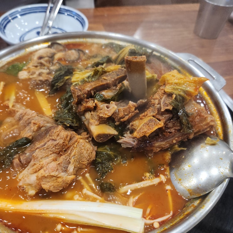 [문정 법조단지 맛집]행복한 순정감자탕 직영1호점 _ 점심 밥집으로 추천드리고 싶은 감자탕 맛집.