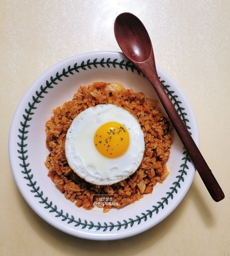  찬밥요리 맛없는 김치 활용법 어묵가득 고추장김치볶음밥 레시피
