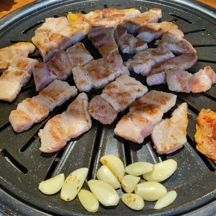  이수 고기 무한리필 "고기싸롱"