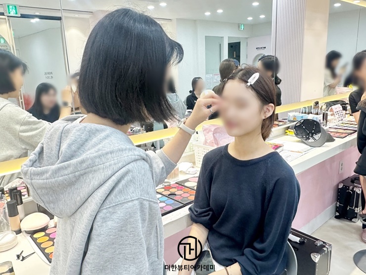  미래 유망 직업 미용사에 대해 알아보기 :)