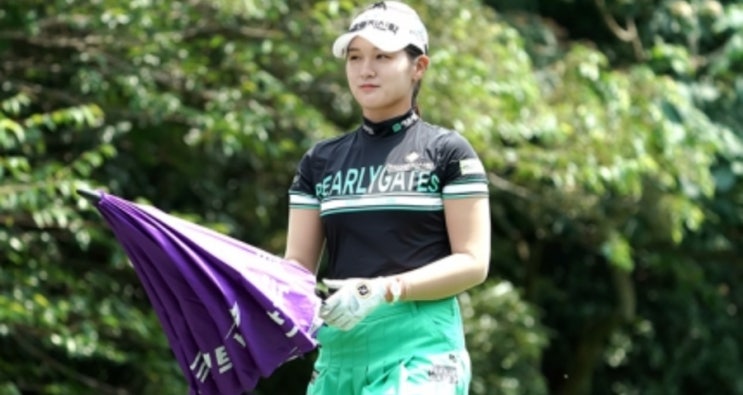 <b>KLPGA</b>,두산건설 We've... 챔피언은 ?(박현경,1타차 단독<b>선두</b>)