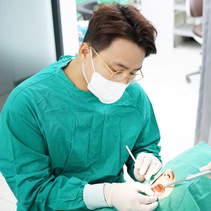  용인임플라인을 찾아주신 분들께 약속하는 한가지 - 김재현 대표원장의 편지