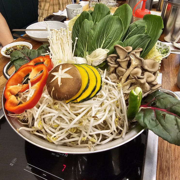  양재시민의숲 훌탐라수면 직장인 점심 회식하기 좋은 양재동 샤브샤브 제주도 돌담 인테리어