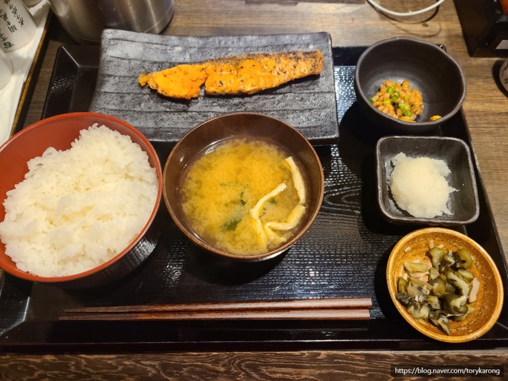 [일본 오사카 교토 3박 4일 자유여행] 아침정식으로 저렴하게 생선구이 정식을 먹은 곳_신파치 식당 난바난카이도오리