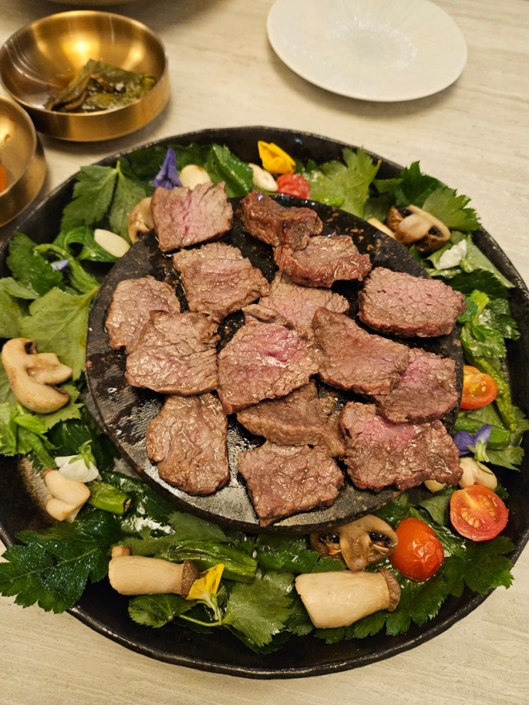 [광교앨리웨이 맛집] 가족 모임 식당 광교 한정식 : 동화고옥 광교점