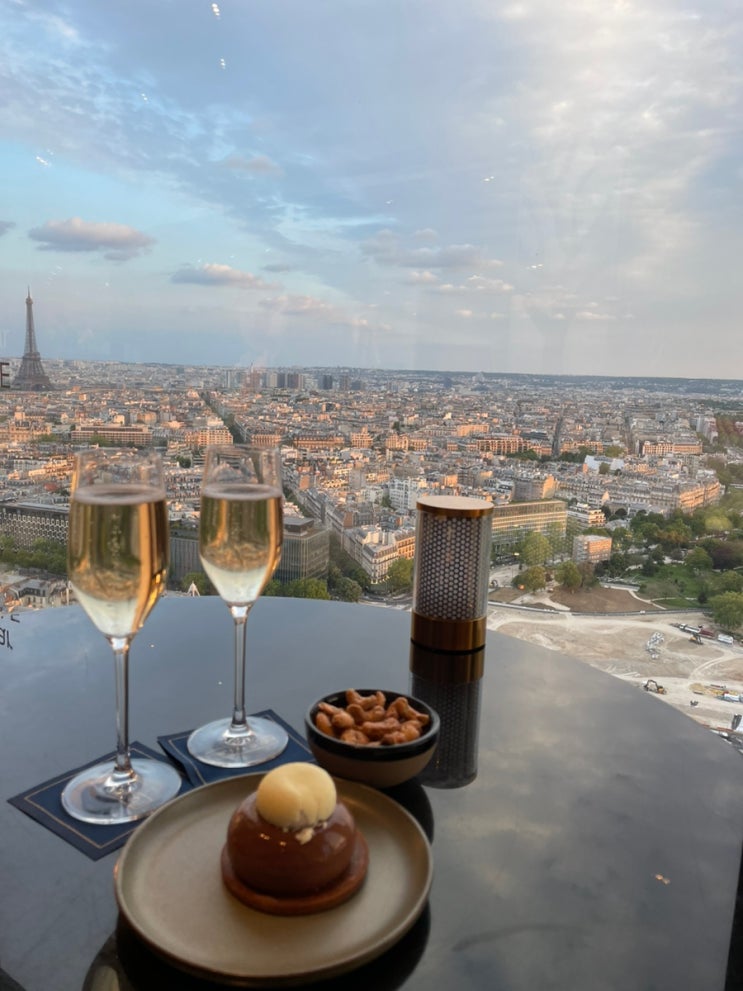 에펠탑 뷰 파리호텔 하얏트 리젠시 파리 에투알, 호텔 클럽룸