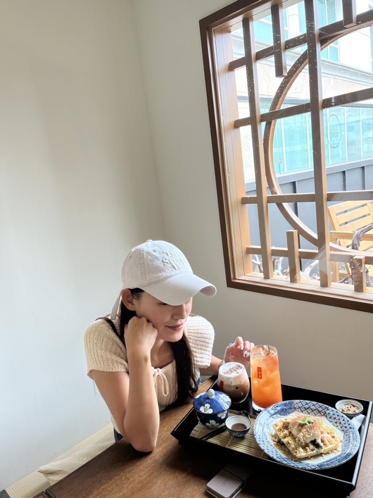  [한성대 맛집] 독서하기 좋은 분위기 소설원 서가