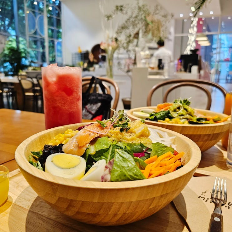  여의도역 카페 추천 카페미뇽 여의도파크원점 여의도 샐러드 맛집