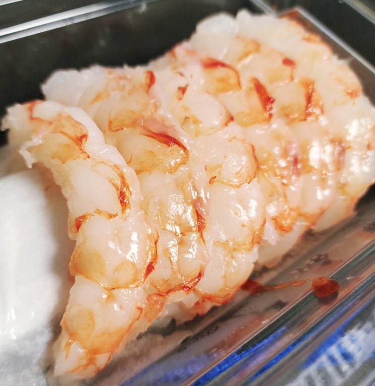  이마트 홍새우회 - 새우회 12마리가 15,800원이라고??
