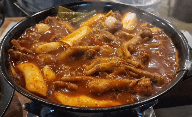  수원 우만동 매콤한 닭발 맛집. 수향닭발