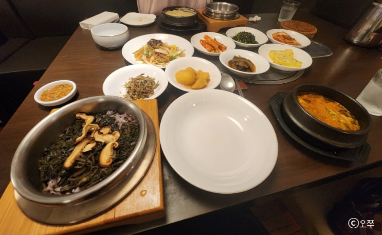  [서울 압구정로데오역 맛집] 엄마밥상 / 버섯 들깨탕 정식, 곤드레 솥밥 정식 추천