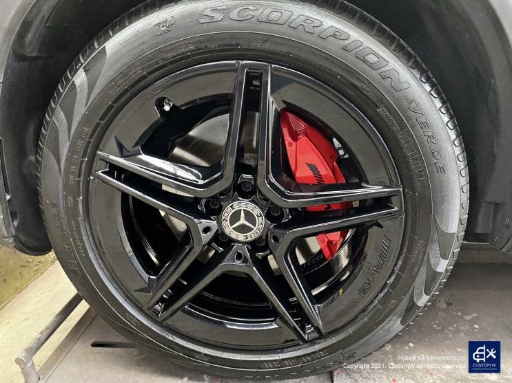  벤츠 GLC220d 휠수리 후 블랙유광 휠도색 + 레드 캘리퍼 도색
