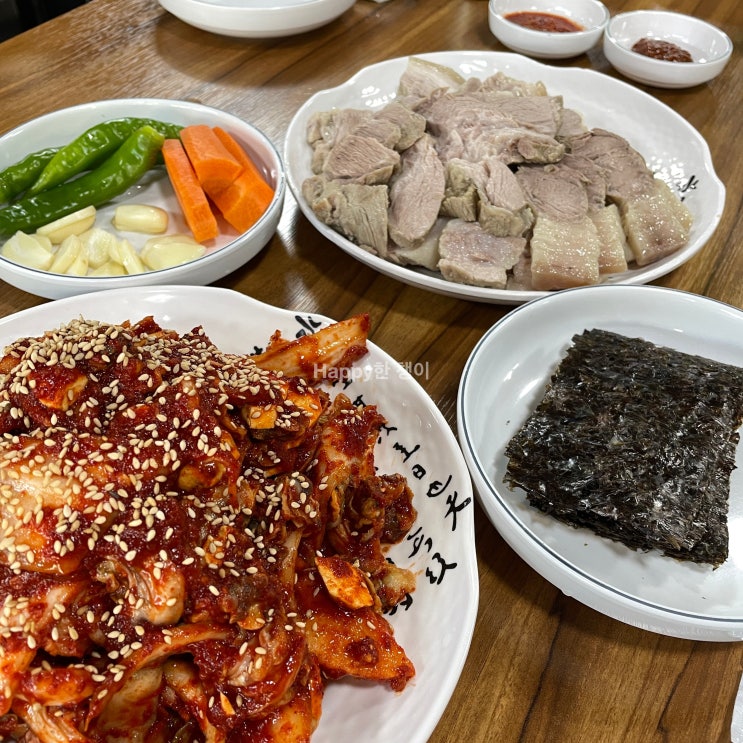  서울 은평 『충무칼국수』 / 굴보쌈 맛집이라 하던데..