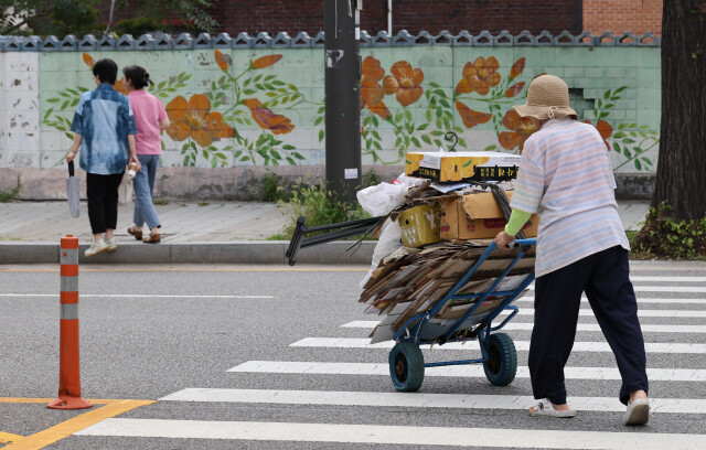 복지 과잉이라구요?…OECD커녕 남미보다 못한 복지 지출