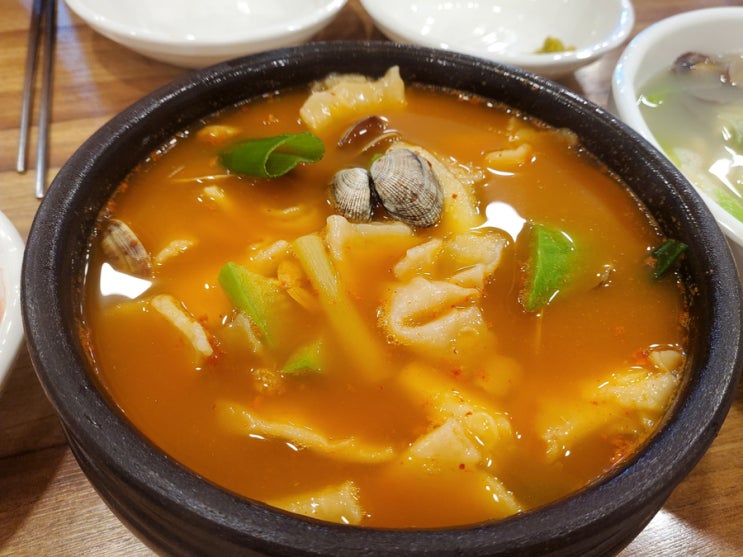  [식당] '이가네 바지락 칼국수' 지나가다 들어갔는데 너무 맛있었던 식당. 재방문 의사 생기는 집! 중화역 칼국수집