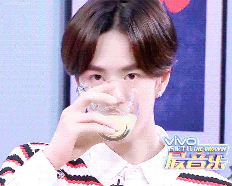 왕이보!<히말라야-ep109减肥是不是只能喝低脂牛奶?> 다이어트할때는 저지방우유만 마셔야할까요? 아니거든!