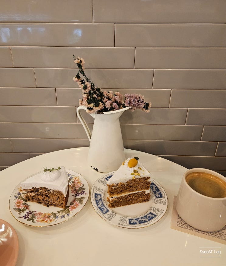  비건 디저트도 맛있을 수 있다니 / 합정 라뽀즈 비건케이크 카페
