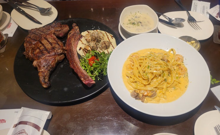  주말 일상, 아웃백스테이크하우스 강남점, 블레스롤 강남논현점 카페, 교보문고, 지인 청첩장 모임