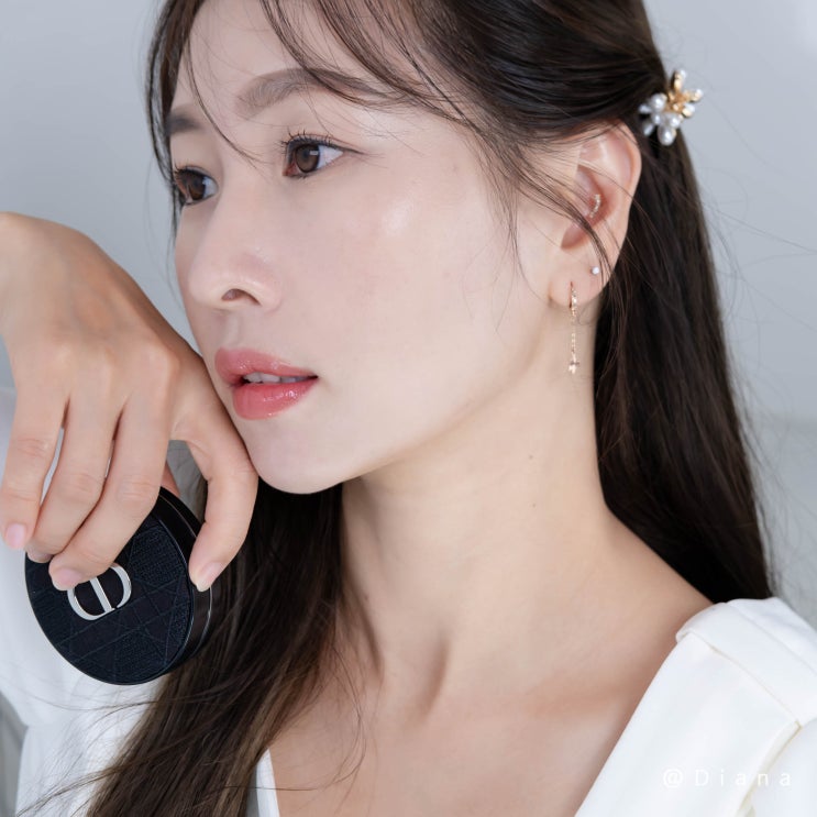 디올 뷰티 신제품 포에버 쿠션 하이드레이팅 글로우 vs 루미너스 매트 제형 비교 디올 뷰티 신제품 포에버 쿠션 하이드레이팅 글로우 vs 루미너스 매트 제형 비교