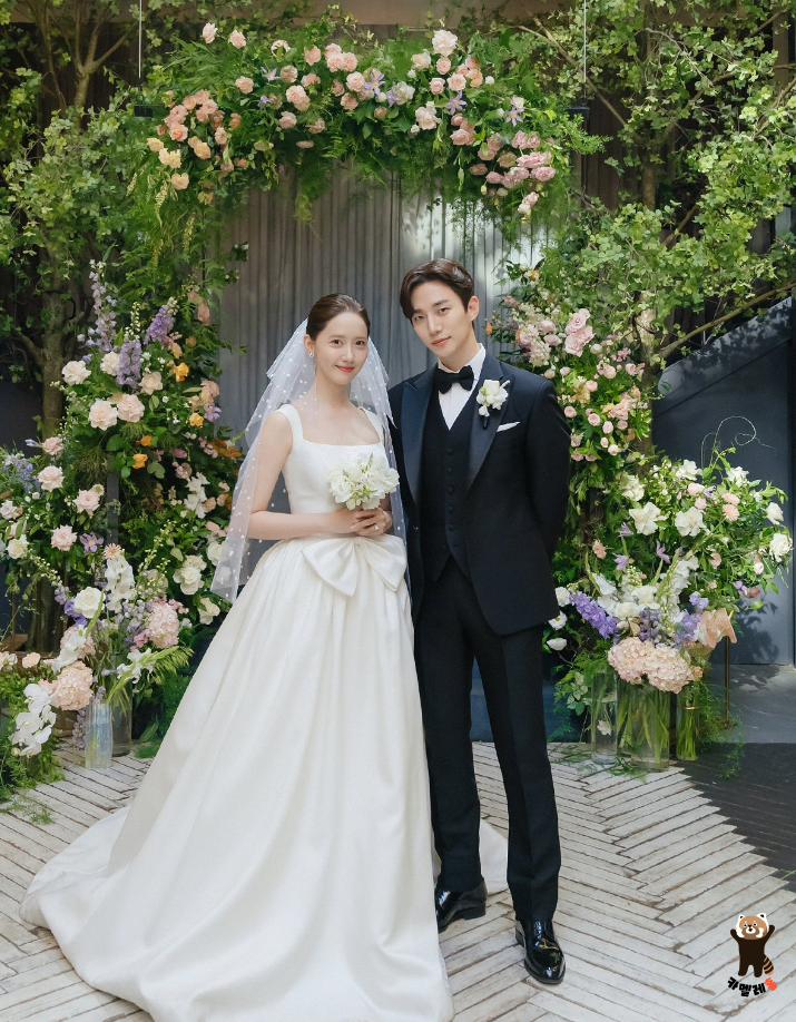 킹더랜드 윤아  준호 결혼식 사진 이쁘다 결혼식장 정보