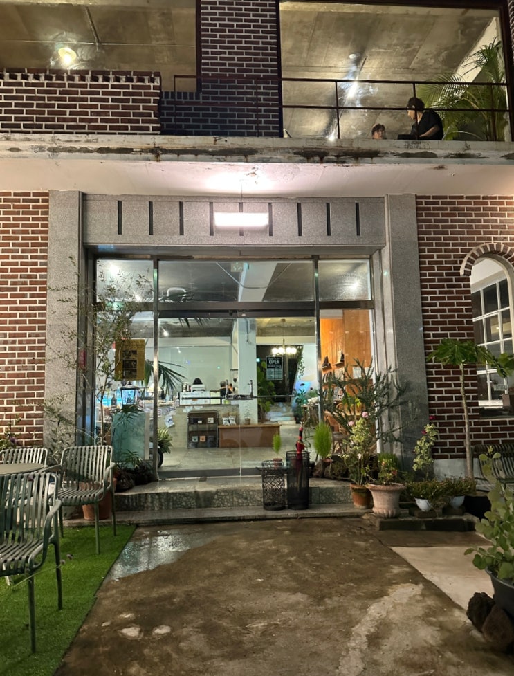  [창원] 진해 '푸떼즈' / 속천 카페거리, 오션뷰 분위기 카페, 커피 맛집