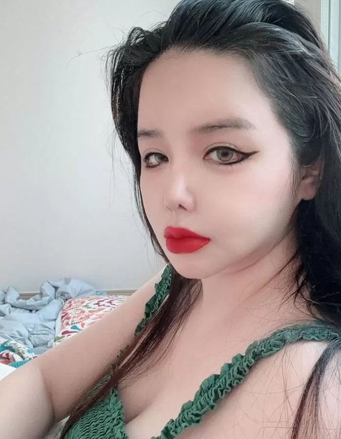 '건강 이상설' 돌았던 박봄, 헤어스타일 바꾸고 확 달라진 근황 공개 '건강 이상설' 돌았던 박봄, 헤어스타일 바꾸고 확 달라진 근황 공개