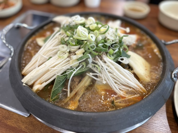  감자탕도 너무 맛있는 산본순대국 돈이돌솥밥순대국