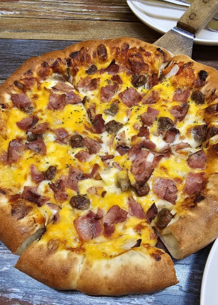  10년동안 꾸준히 인기있는 중앙대맛집 피자보이시나 중앙대본점 흑석동피자집 찾는다면 요기