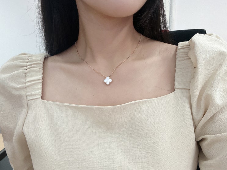  W13. 반클리프 빈티지 알함브라 펜던트 마더오브펄 옐로우골드 착샷후기(프로포즈 목걸이 추천)