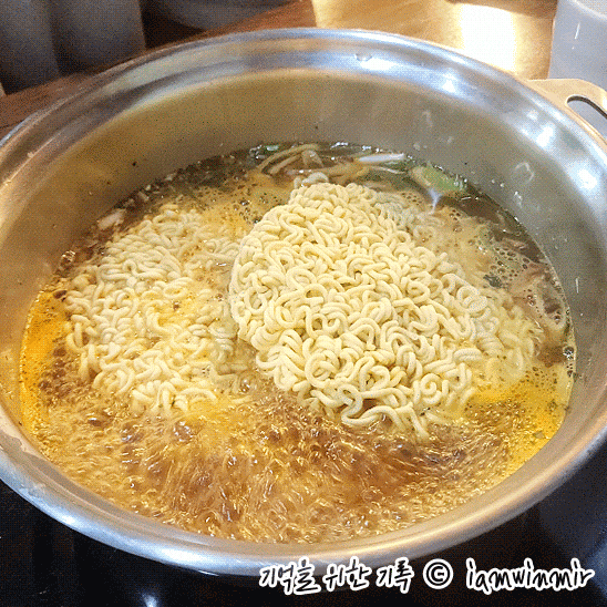 옛날 도식락에 라면 가산동 부자아지매 옛날 도식락에 라면 가산동 부자아지매