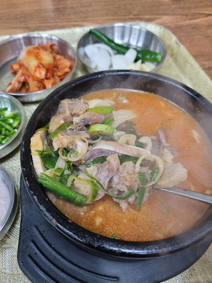  점심시간 전부터 줄 서는 순댓국 맛집 마두역 조양토종순대국