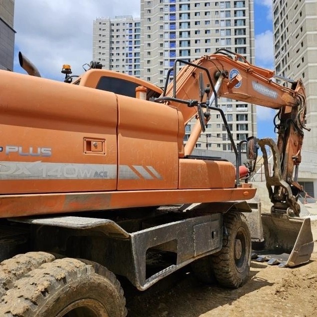두산 DX140W 2014년식 5600만원 판매합니다. 두산 DX140W 2014년식 5600만원 판매합니다.