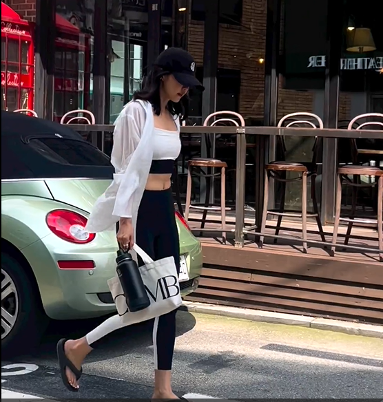 채정안이 선택한 여성 운동복 패션 브랜드 나일로라 여자 레깅스 탑 채정안이 선택한 여성 운동복 패션 브랜드 나일로라 여자 레깅스 탑