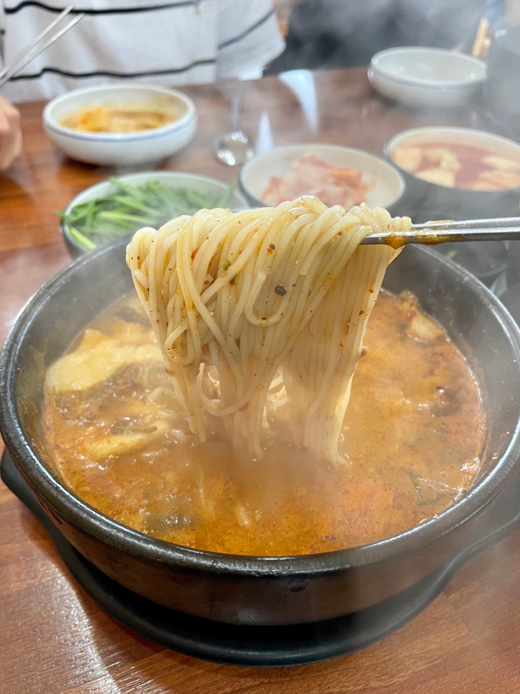 해물부추전과 함께 즐기는 어죽 초보자도 굿 안성맛집 그루터기