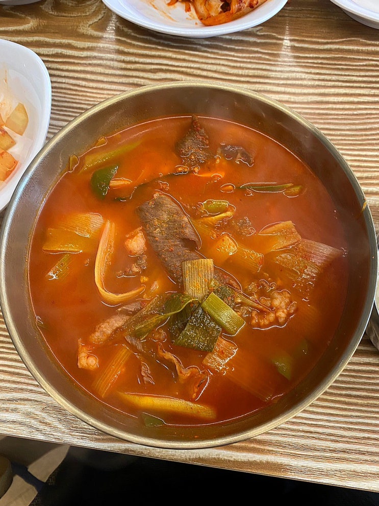  목동역 신정동 맛집 김소연 육개장 속 풀리는 시원한 맛 해장으로 저격